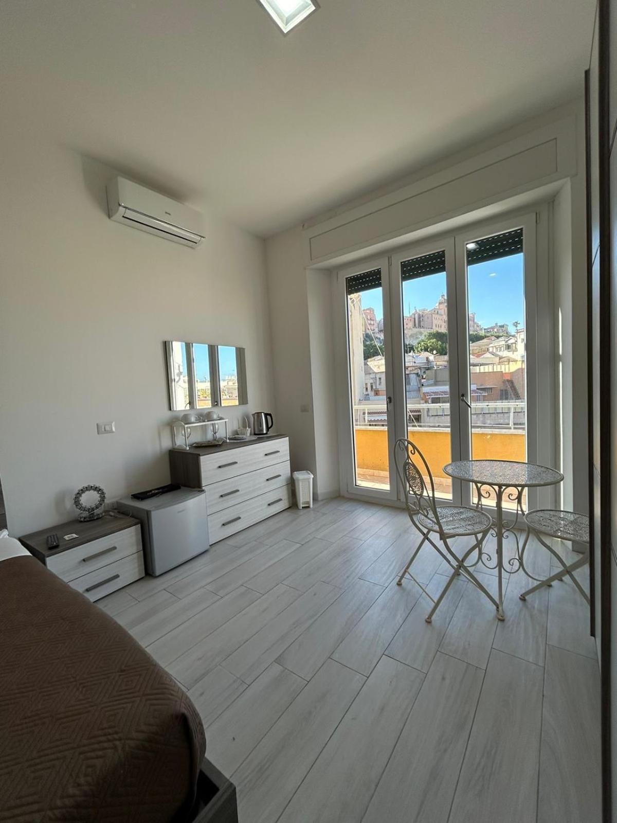 Vanilla Rooms 2 Кальяри Экстерьер фото